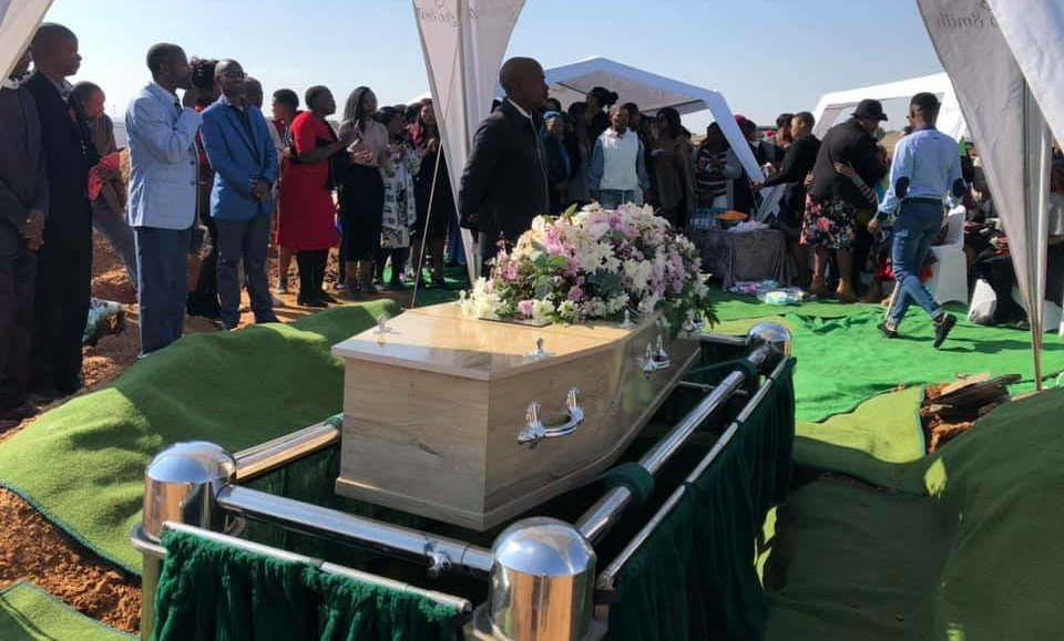 LUBBE-Rachel-1996-2019-F_6