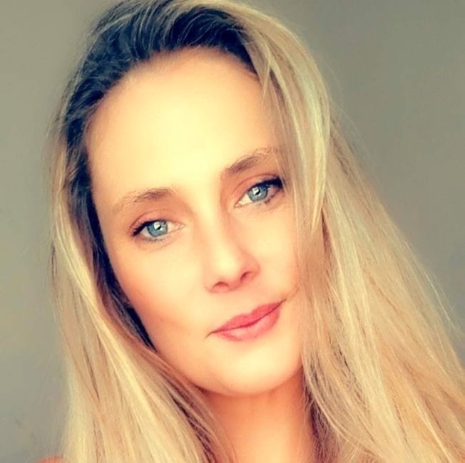 RENSBURG-VAN-Vanessa-1989-2025-F-10