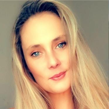 RENSBURG-VAN-Vanessa-1989-2025-F_1